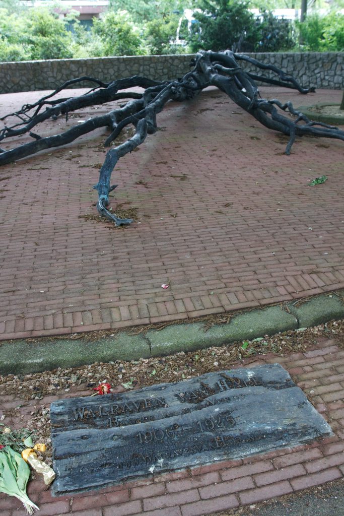 Walraven Van Hall Memorial, Frederiksplein - Amsterdam -  - Netherlands
