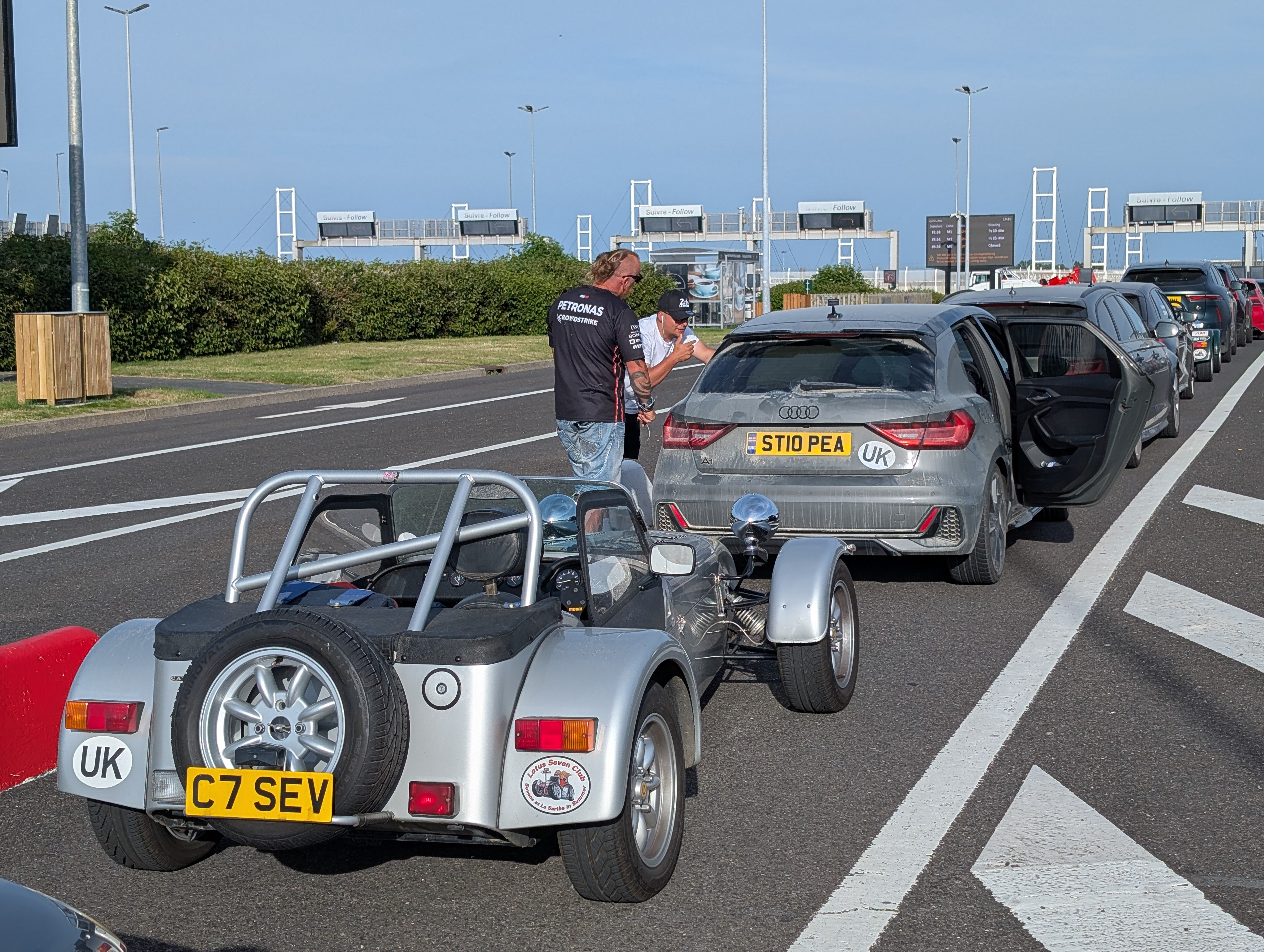 Le Shuttle -  -  -