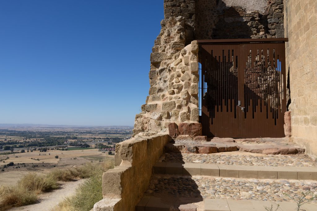 Castillo de Montearagรณn - Quicena - Huesca - Spain