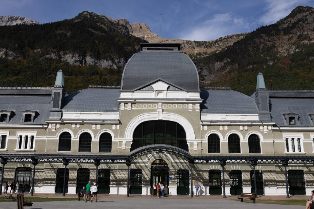 Estaciรณn de Canfranc - Canfranc-Estaciรณn - Huesca - Spain