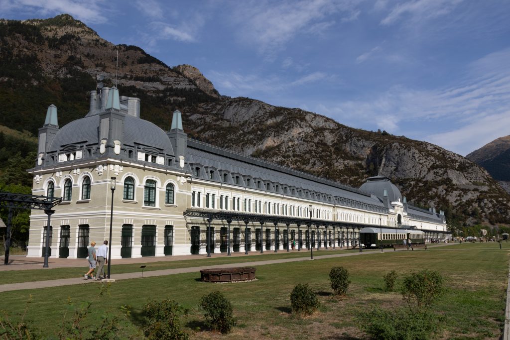 Estaciรณn de Canfranc - Canfranc-Estaciรณn - Huesca - Spain