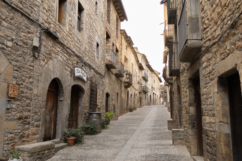 - Aรญnsa-Sobrarbe - Huesca - Spain